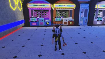 Roblox Claw Machine Master Avatar Wearing Helmet Standing In Front Of Claw Machine Master Machines